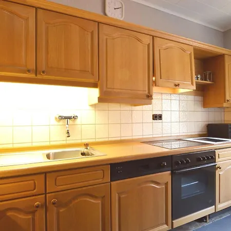 Apartment Lovely Modern Apartment, Walking Distance To Mosel Zell